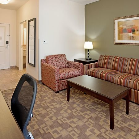 Holiday Inn Express & Suites North Topeka Interior photo